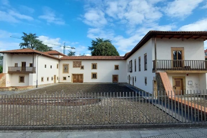 d75c3521-e03f-45a6-9d1e-edab4a4437f2_16-9-discover-aspect-ratio_default_0